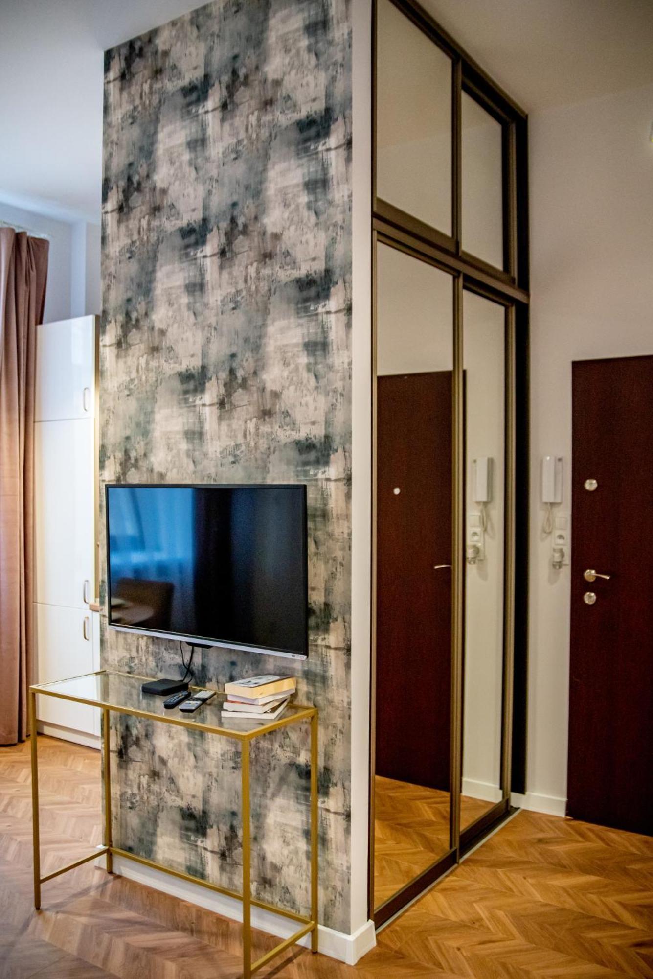 Apartments Czestochowa - Sloneczna Kamienica Buitenkant foto