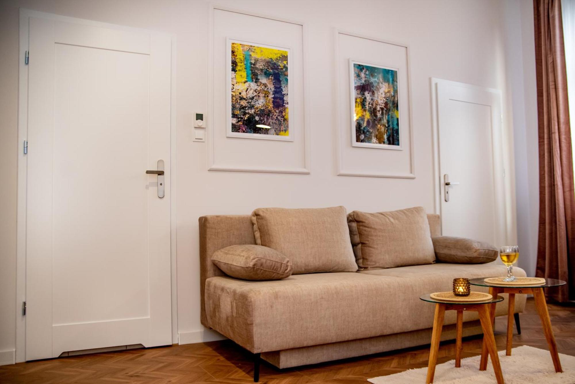 Apartments Czestochowa - Sloneczna Kamienica Buitenkant foto